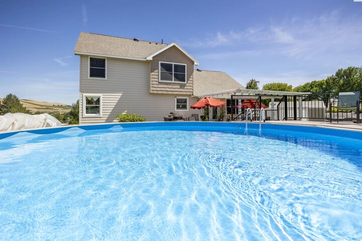 Property Photo: 504 W Wagon Wheel Pr NW WA 99320