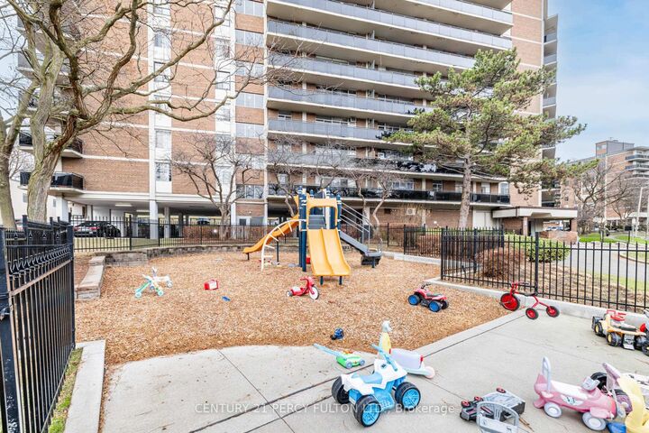 Property Photo: 8 Park Vista Drive 504 ON M4B 1A3
