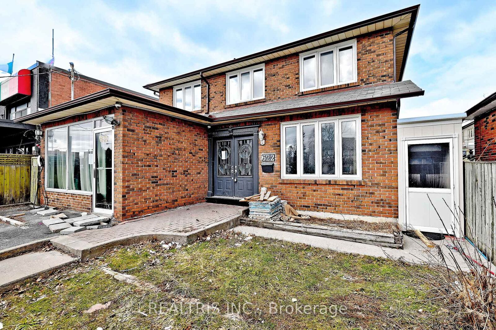 Property Photo: 622 The Queensway N/A ON M8Y 1K3