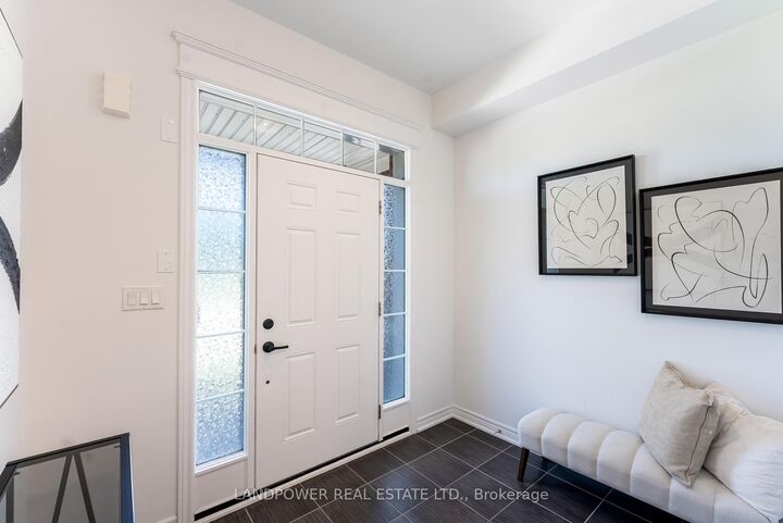 Property Photo: 11 Bellflower Lane ON L4E 1E7