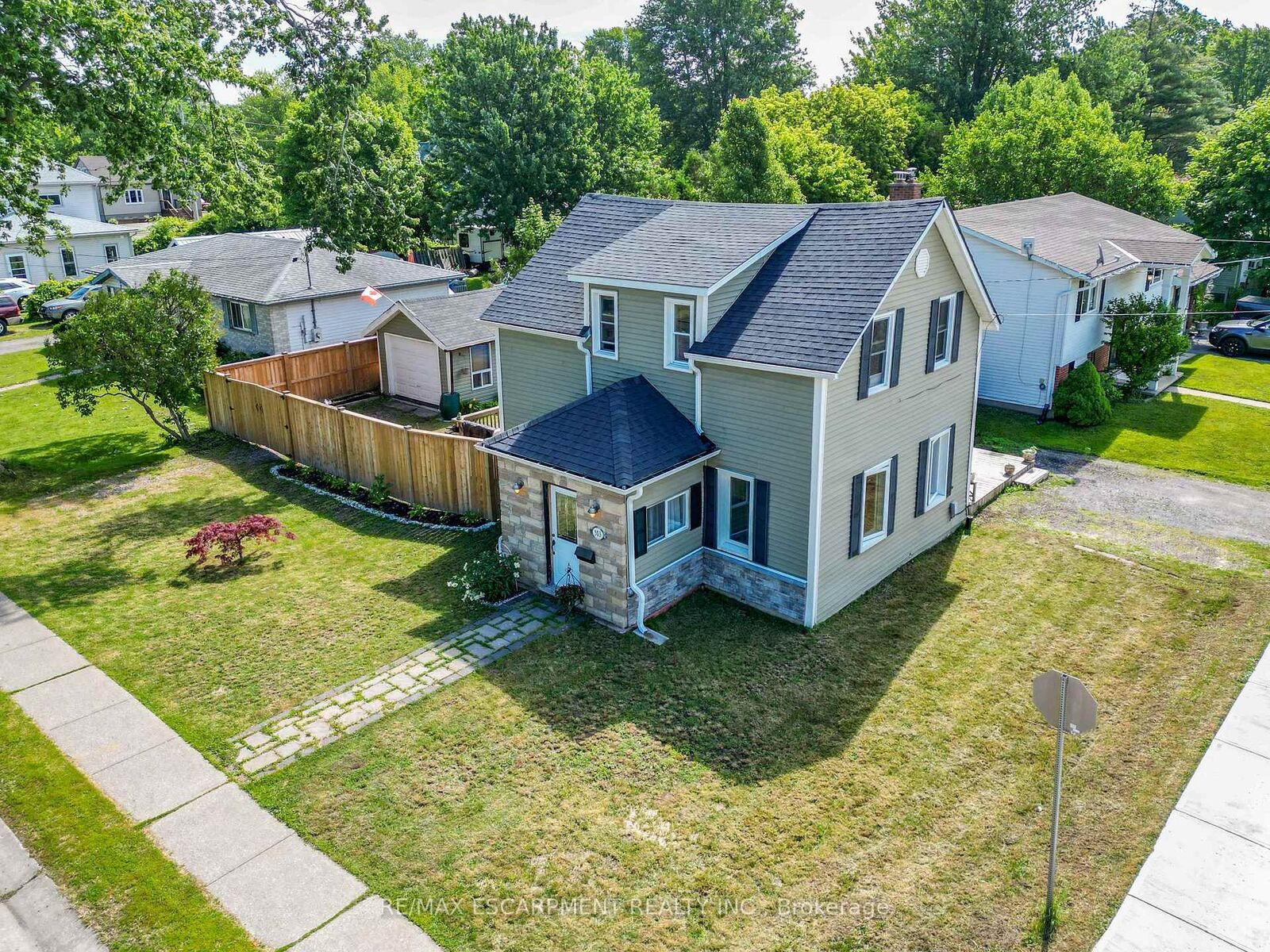 Property Photo:  503 John Street  ON N1A 2R3 