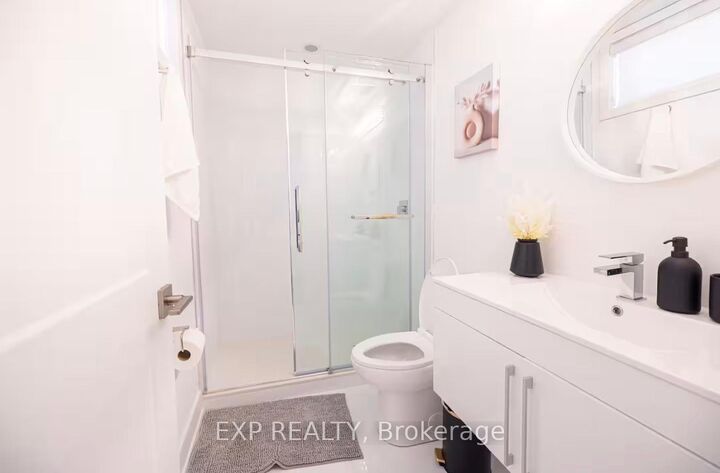 Property Photo:  6065 McLeod Road 206  ON L2G 0Z7 