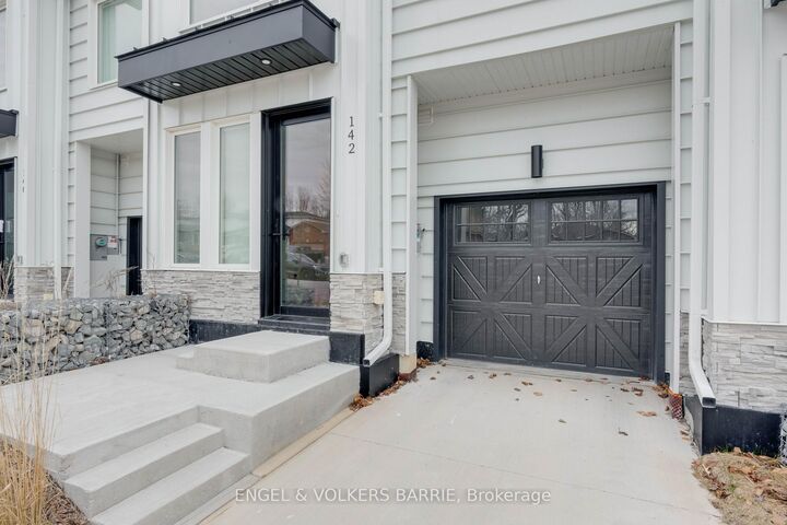 Property Photo:  142 Athabaska Road  ON L4N 8E5 