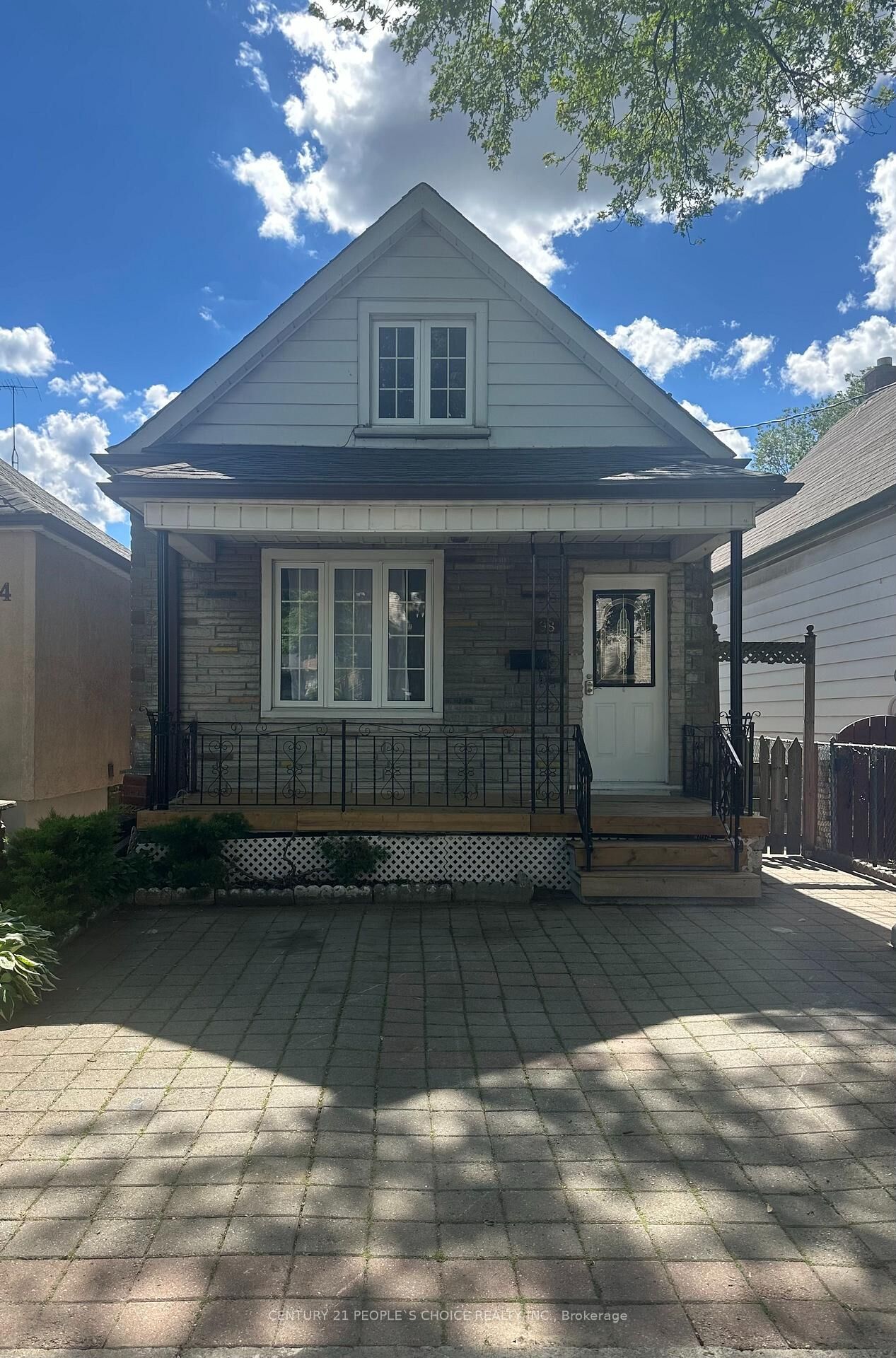 Property Photo: 98 Chambers Avenue ON M6N 3M2