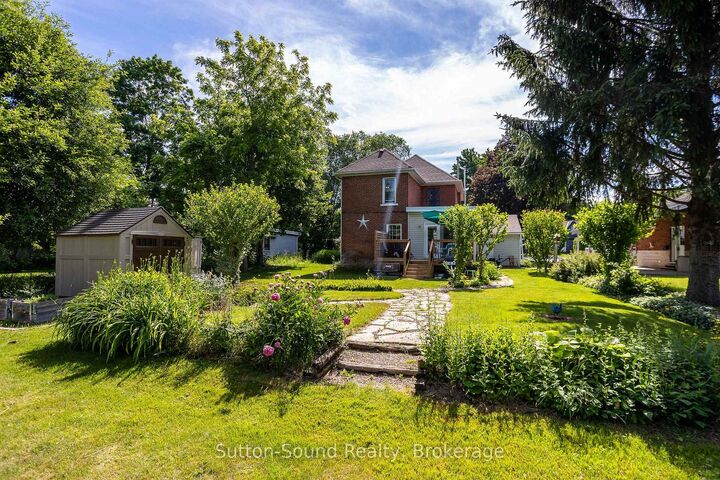 Property Photo: 1762 6th Avenue E ON N4K 2V8