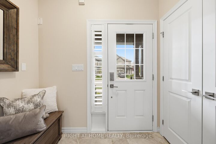 Property Photo:  33 Vic Chambers Place  ON N3L 0E6 