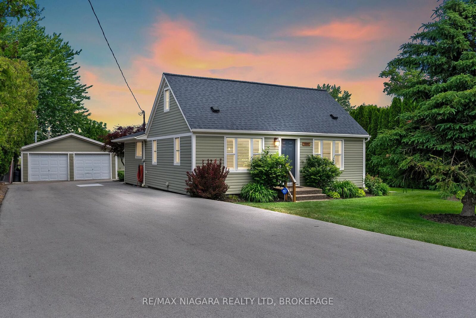 Property Photo:  848 East And West Line Road  ON L0S 1J0 