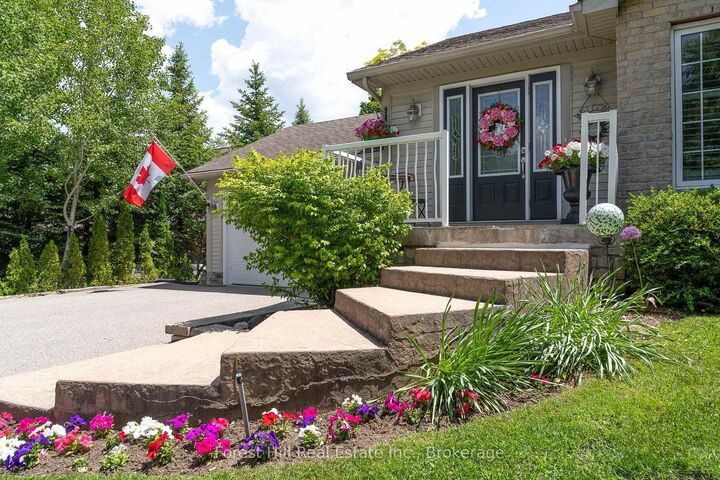 131 Aspen Way — photo 1