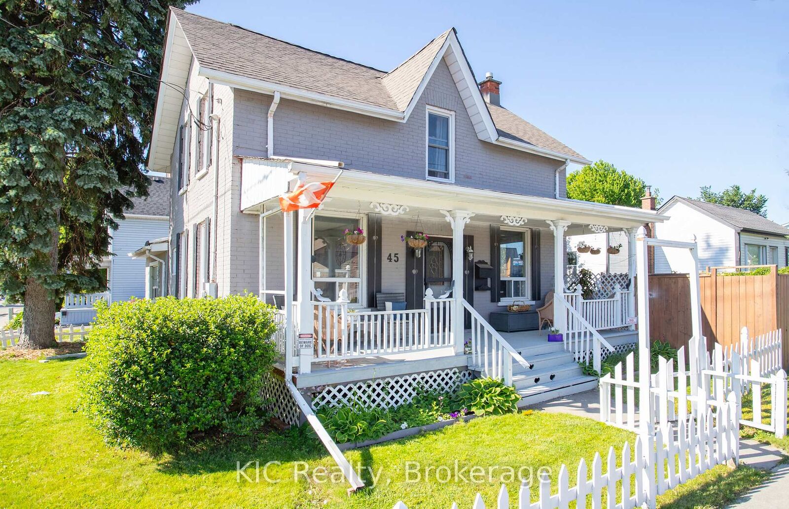 Property Photo:  45 Albany Street  ON L1H 2Y9 