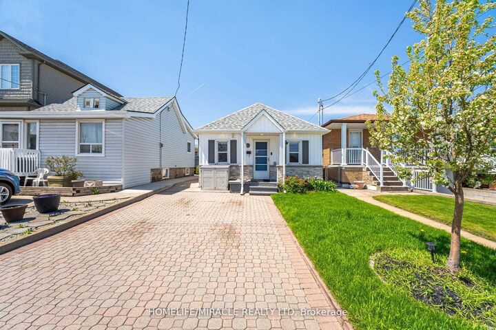 Property Photo: 71 Beland Avenue N ON L8H 6C2