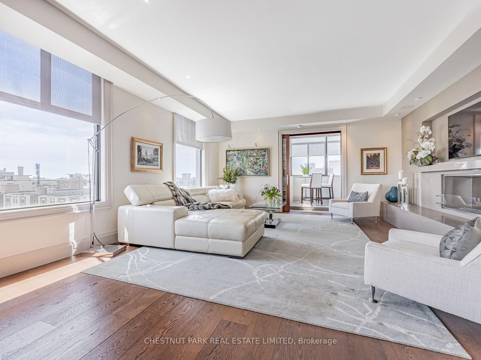 Property Photo: 423 Avenue Road 8 ON M4V 2H7