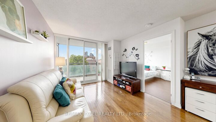 Property Photo: 310 Red Maple Road 318 ON L4C 0T7