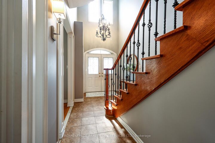 Property Photo: 140 Humber Forest Court ON L4H 2V2