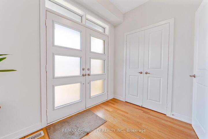 Property Photo:  10 Liam Foudy Court  ON M1P 0G3 