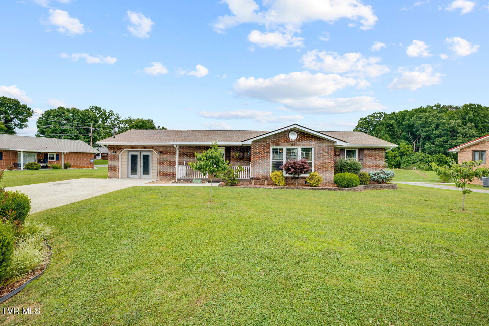 Property Photo:  404 South Valley View Circle  TN 37664 