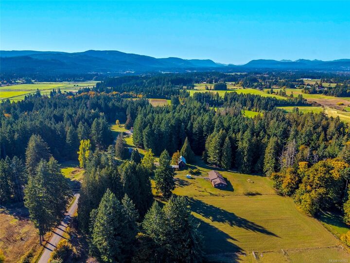 Property Photo: 1575 Robson Lane BC V0R 1L0