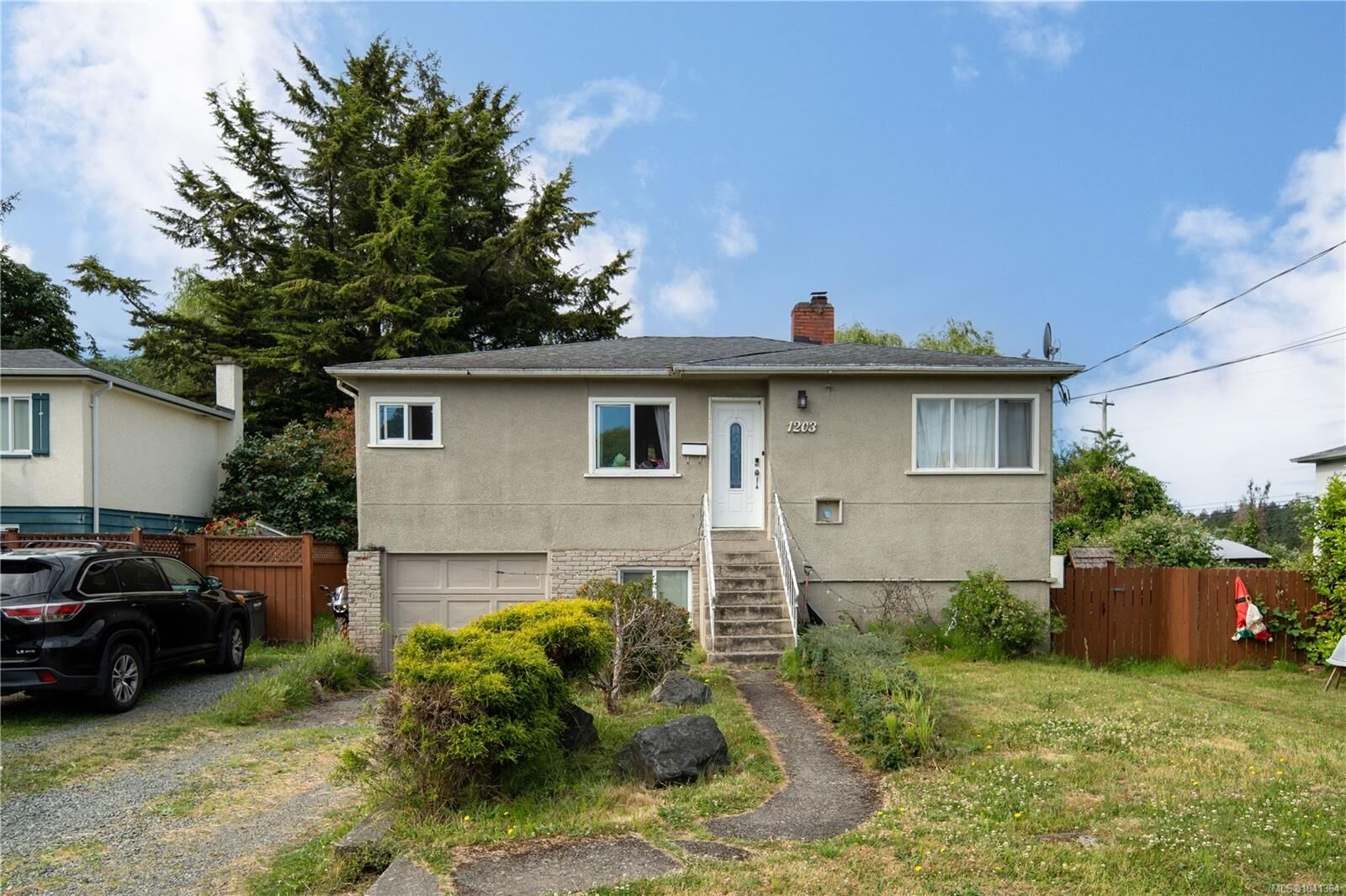 Property Photo: 1203 Pearce Cres BC V8X 3S8