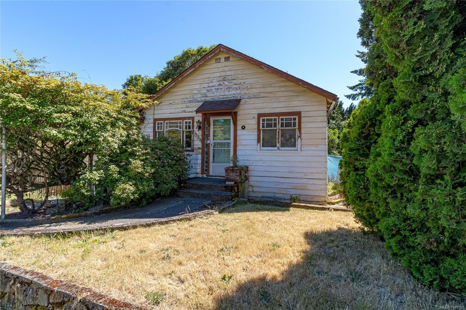 Property Photo: 3982 Cedar Hill Cross Rd BC V8P 2N7