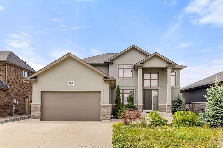 969 Westwood Drive — photo 1