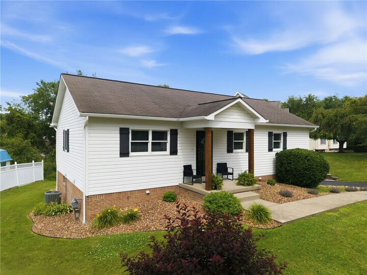 Property Photo:  101 Caitlin Ct  PA 15639 
