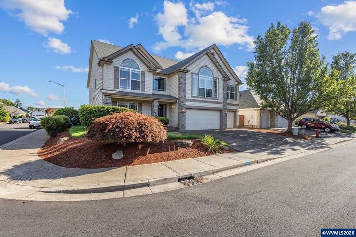 Property Photo:  762 Burgundy Av NE  OR 97303 