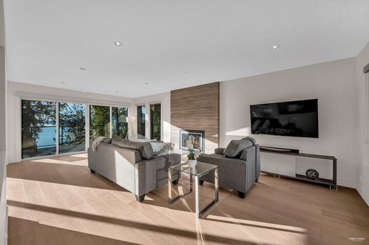 Property Photo: 130 Oceanview Place BC V0N 2E0