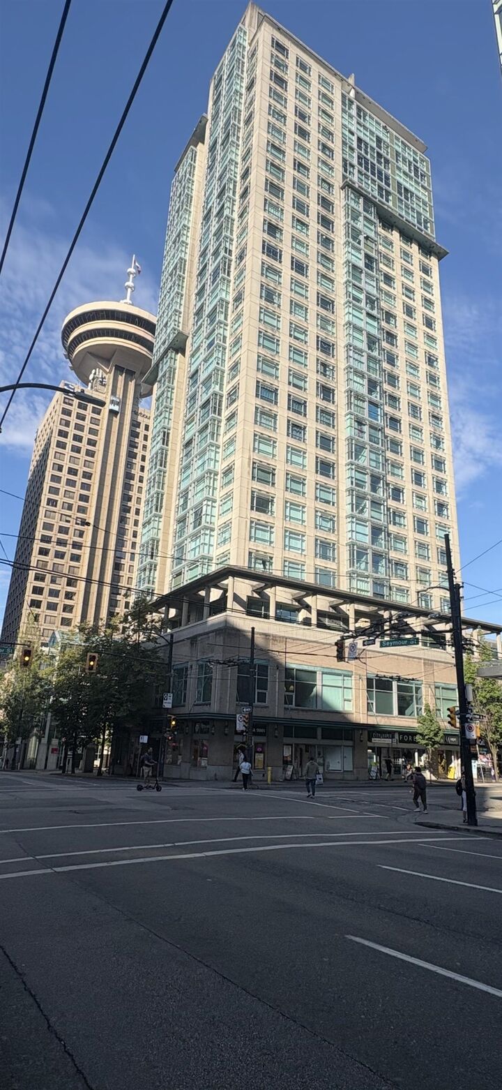 Property Photo: 438 Seymour Street 2308 BC V6B 6H4