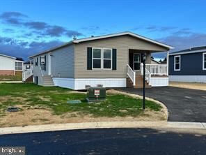 Property Photo:  13 Evergreen Aly  PA 17078 