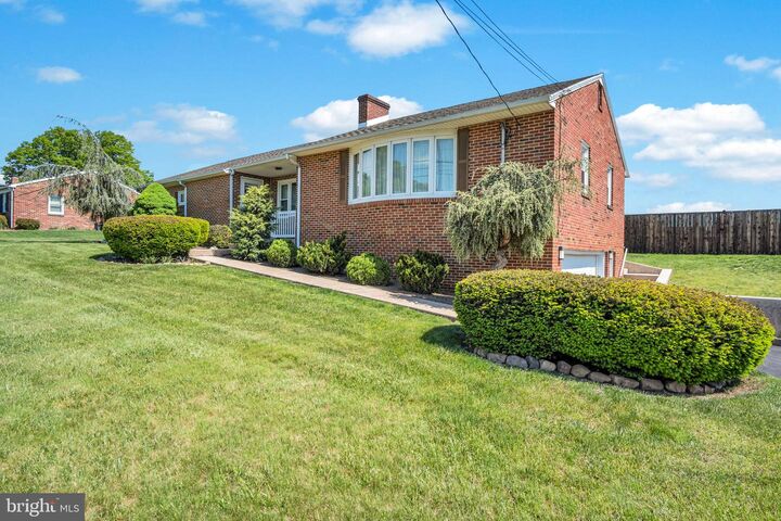Property Photo:  1257 Rossmoyne Road  PA 17055 