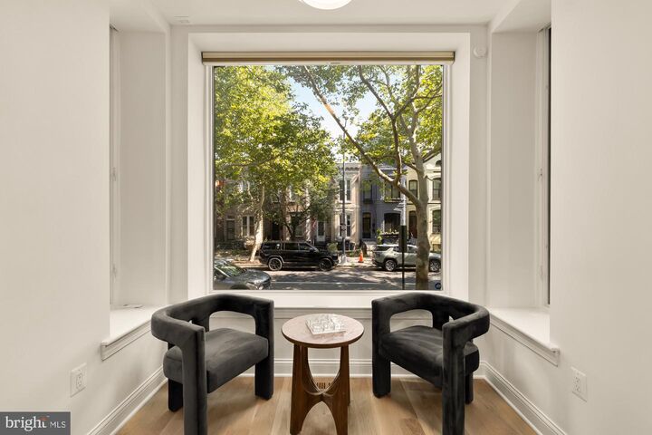 Property Photo:  448 Q Street NW 1  DC 20001 