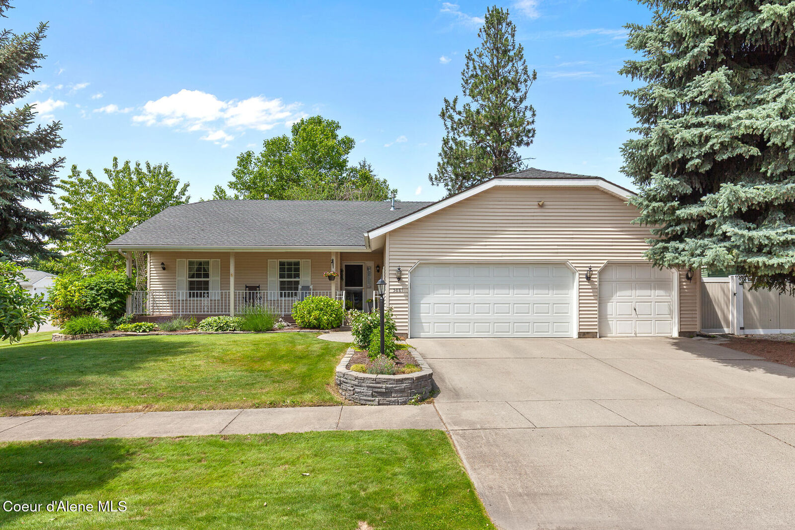 Property Photo:  5881 N Isabella Dr  ID 83815 