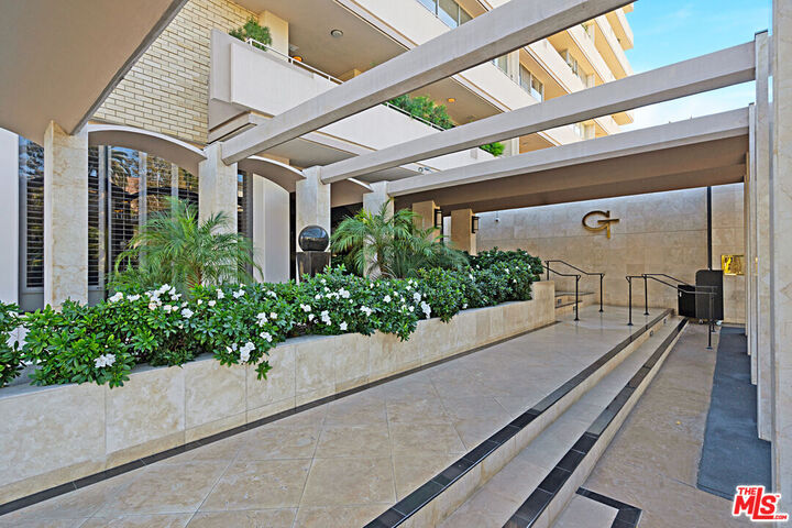 Property Photo:  1333 S Beverly Glen  CA 90024 