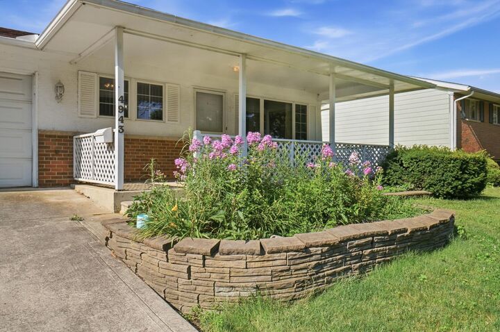 Property Photo:  4943 Warminster Drive  OH 43232 