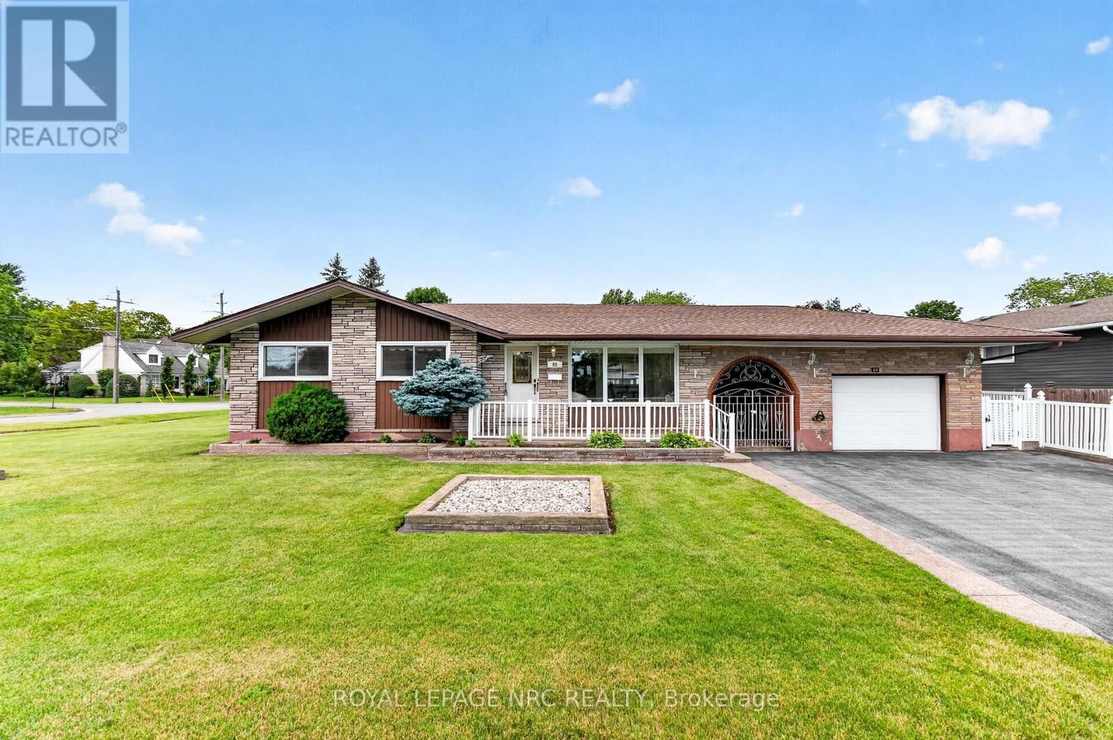 Property Photo:  69 Royal Road  ON L3K 4B1 