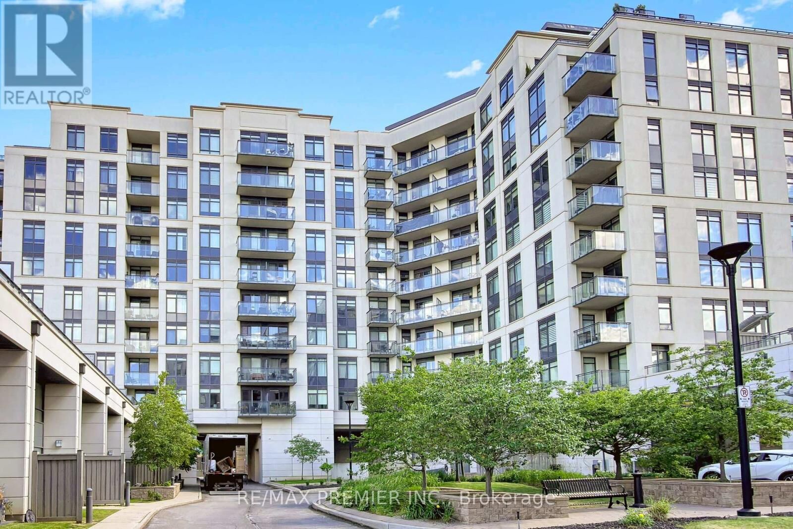 Property Photo:  24 Woodstream Boulevard 604  ON L4L 8C4 