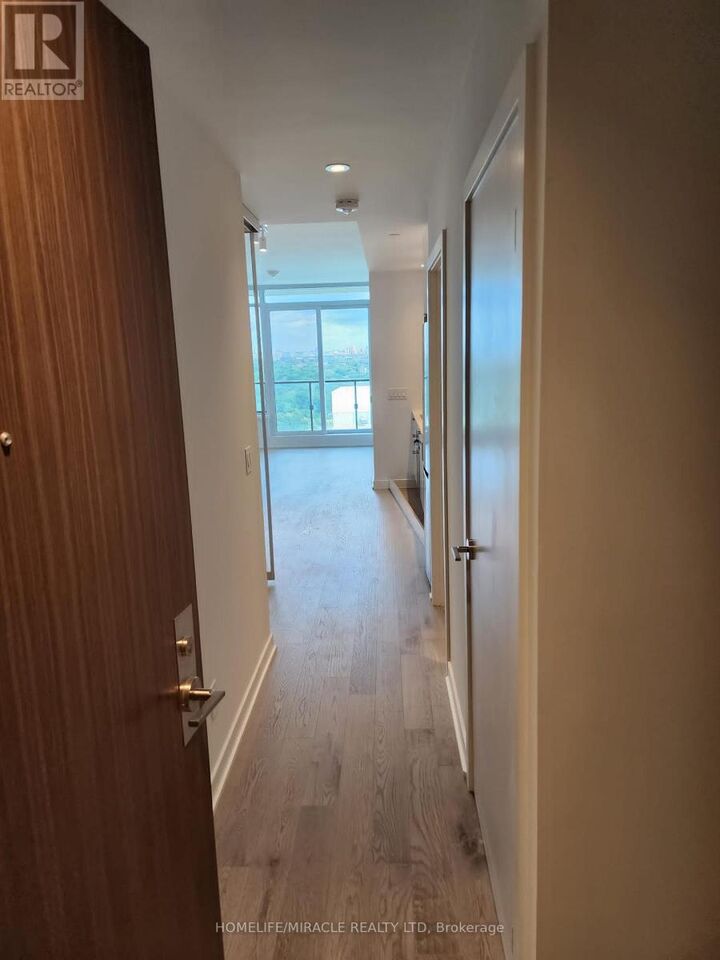 Property Photo:  1926 Lakeshore Boulevard West 2805  ON M6S 1A1 