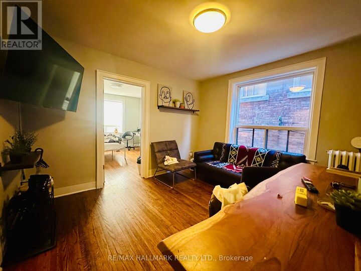Property Photo:  597 St Clair Avenue West 3  ON M6C 1A3 