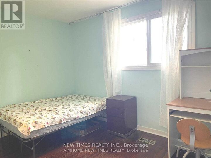Property Photo:  7 Leavey Court Upper  ON M2H 1E5 