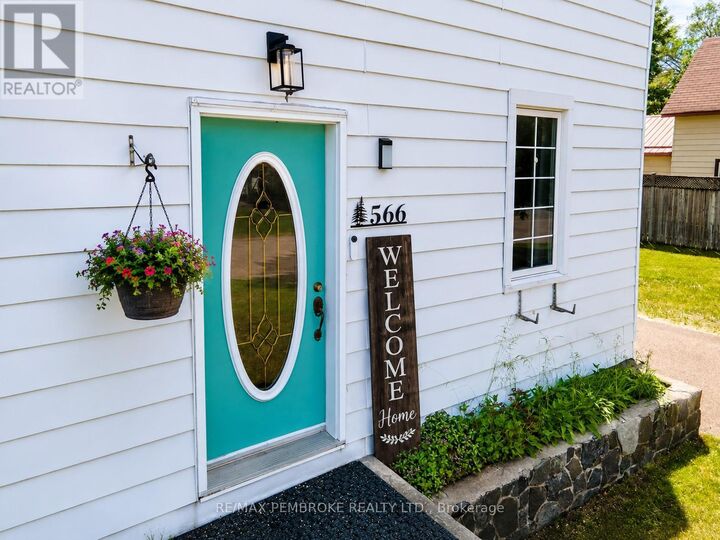 Property Photo:  566 Perth Street  ON K8A 6B6 