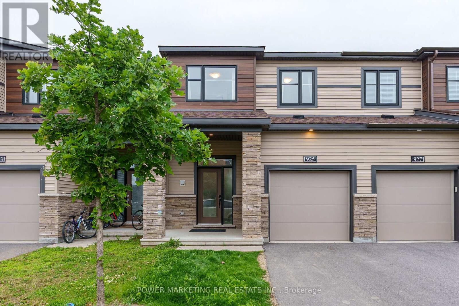 Property Photo:  925 Athenry Court  ON K2J 7C9 