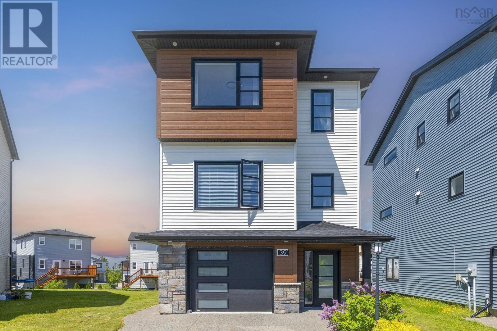 Property Photo: 39 Chardonnay Court NS B3T 0J4