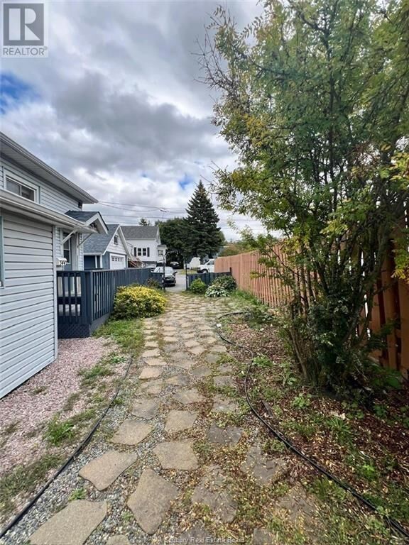 Property Photo:  344 Murray Unit# Lower  ON P3B 2R8 