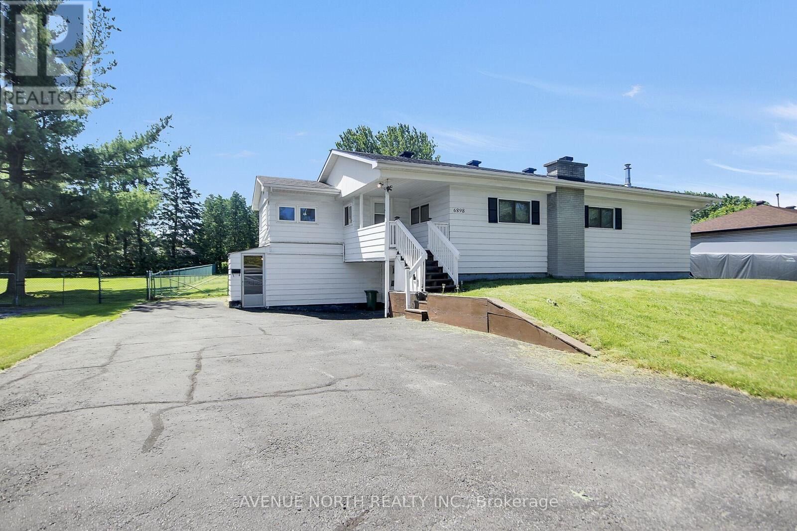 Property Photo:  6898 Mitch Owens Road  ON K4P 1C5 
