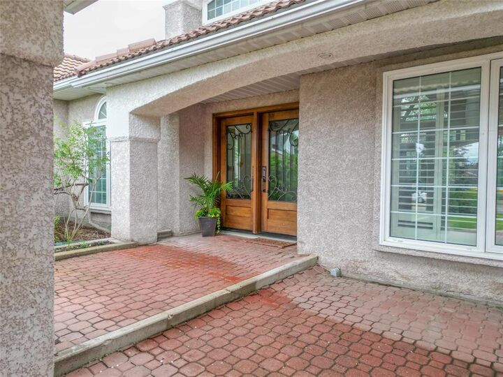 Property Photo:  38 Waterloo Crescent  MB R7B 3W7 