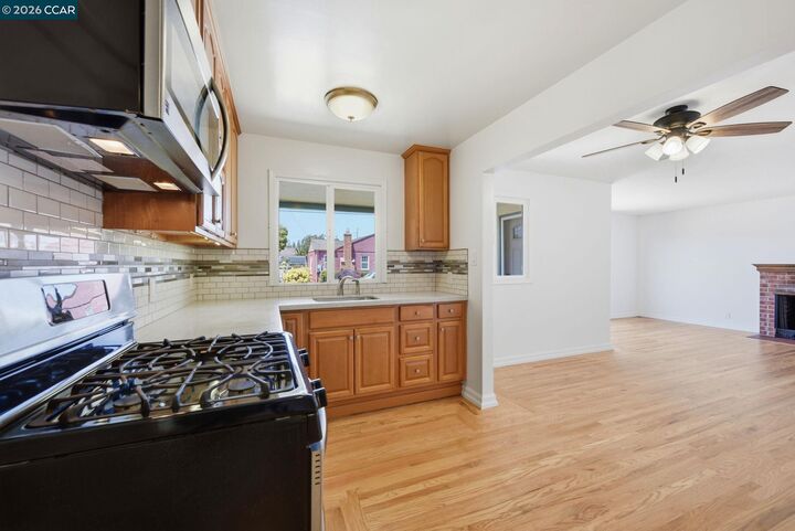 Property Photo:  2305 Star Ave  CA 94546 