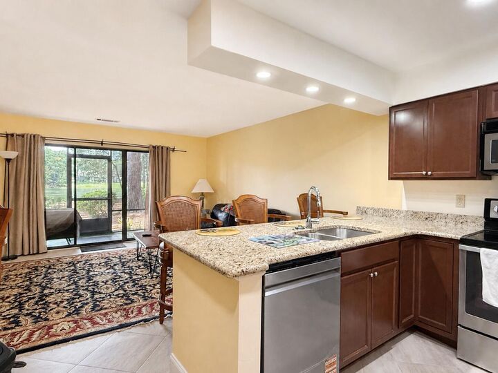 Property Photo:  207 Southlake Court 207  FL 32578 