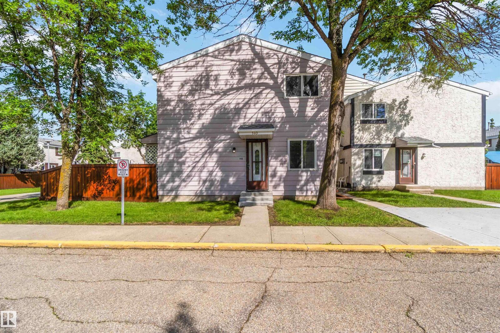 Property Photo:  140 Primrose Gardens Gardens NW  AB T5T 0R1 