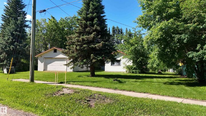 Property Photo: 5416 51 Avenue AB T0B 0C0