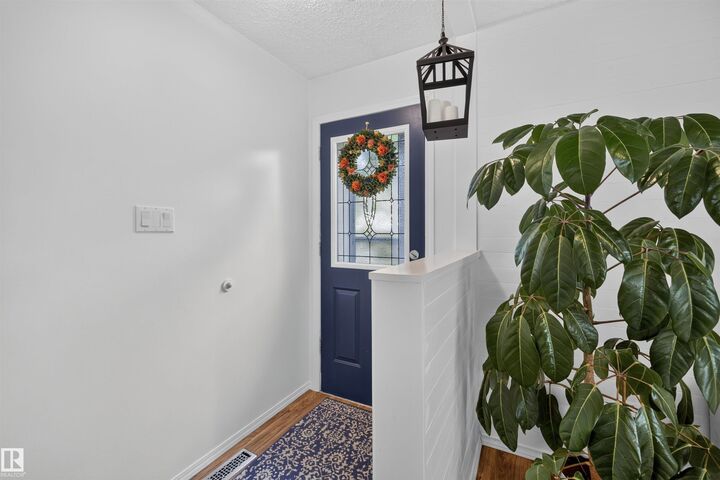Property Photo:  244 Knottwood Road NW  AB T6K 1Y4 