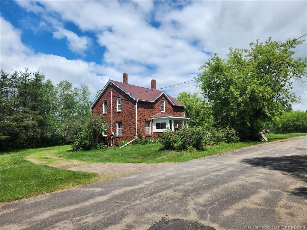 Property Photo:  54 Shaw Street  NB E4A 2H5 